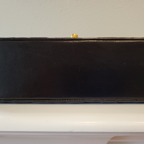 CHANEL Quilted Small Single Flap Black - Picture 4 of 16